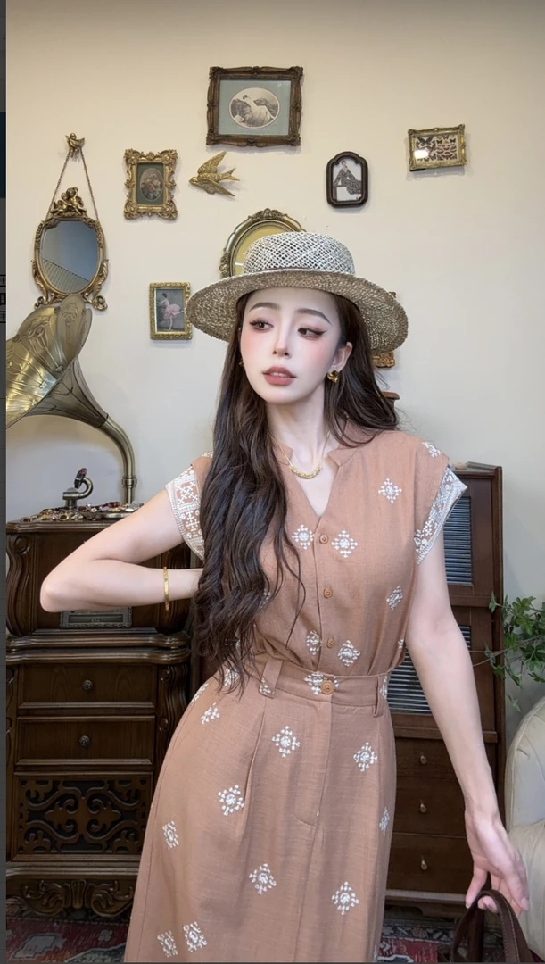 【十一港风】法式复古V领无袖女夏季显瘦坎肩独特印花衬衫2505Y5291