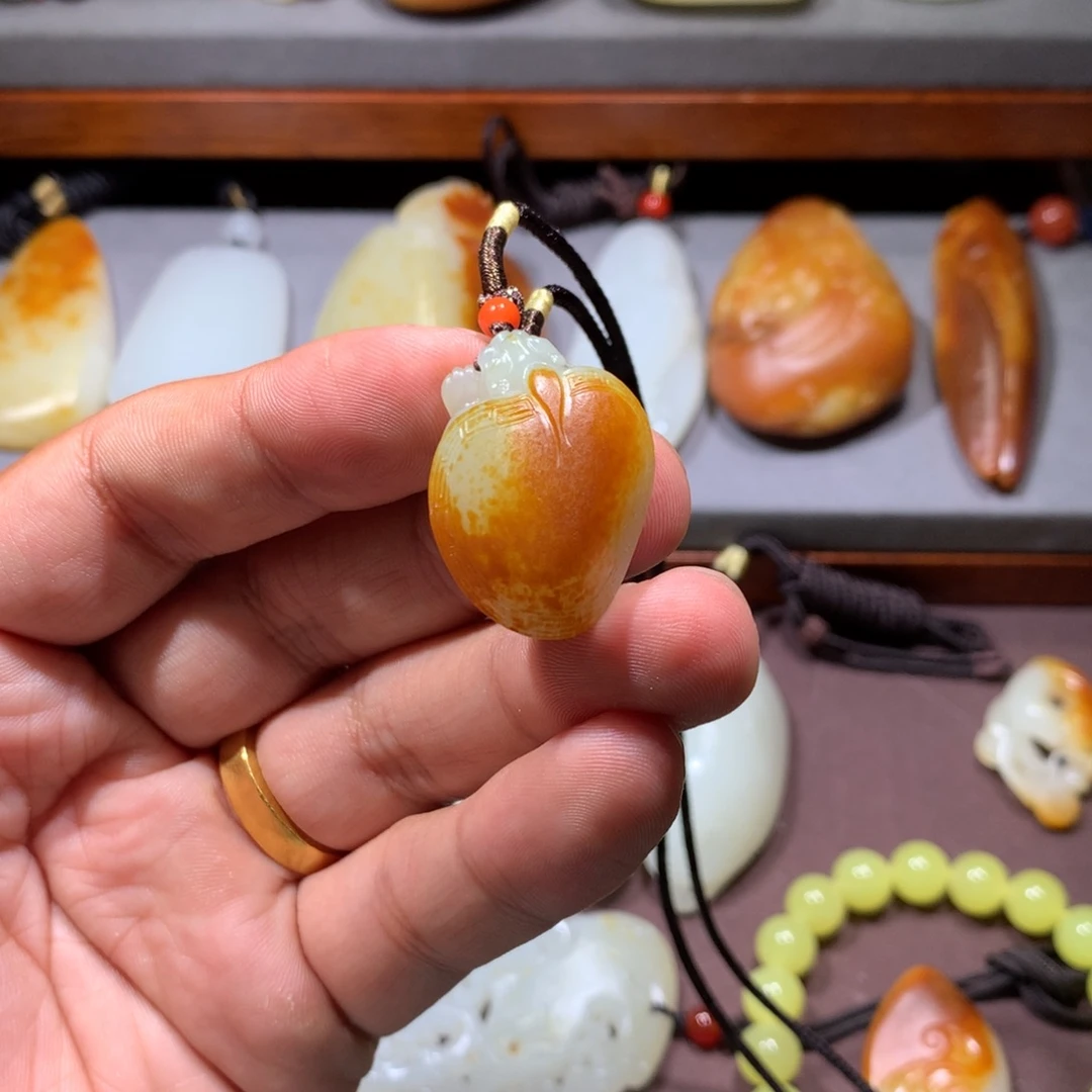 章***鱼颈饰未镶嵌和田玉