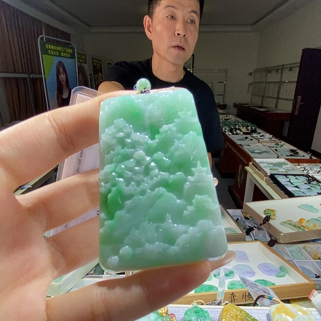 翡翠未镶嵌颈饰翡翠