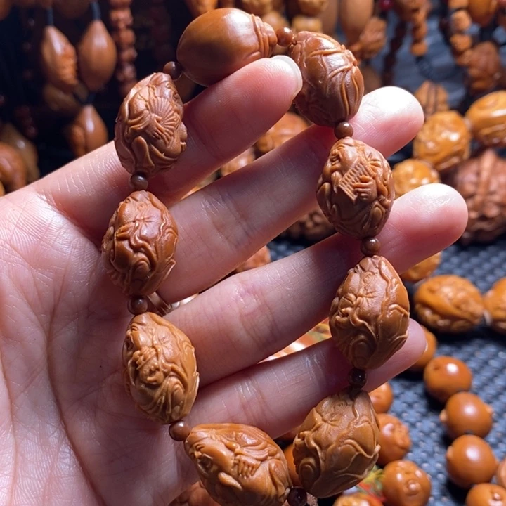 吊坠橄榄核荷叶财神