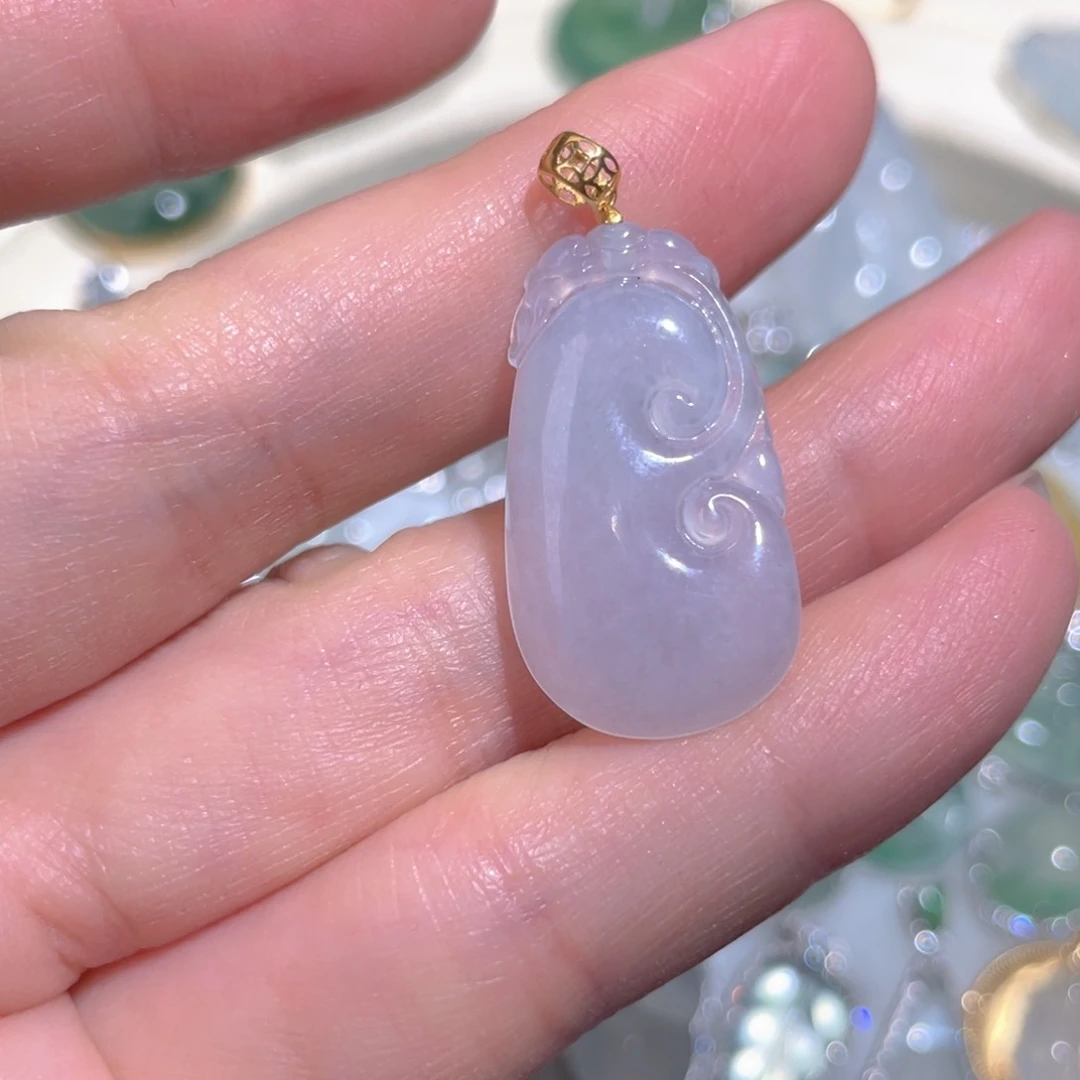翡翠颈饰18K金镶嵌翡翠