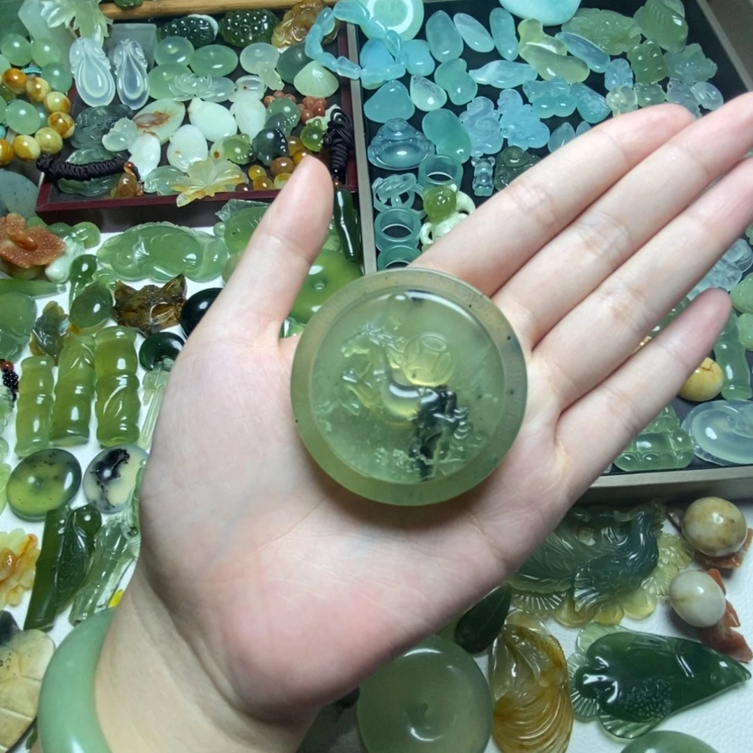 蛇纹石玉未镶嵌挂件