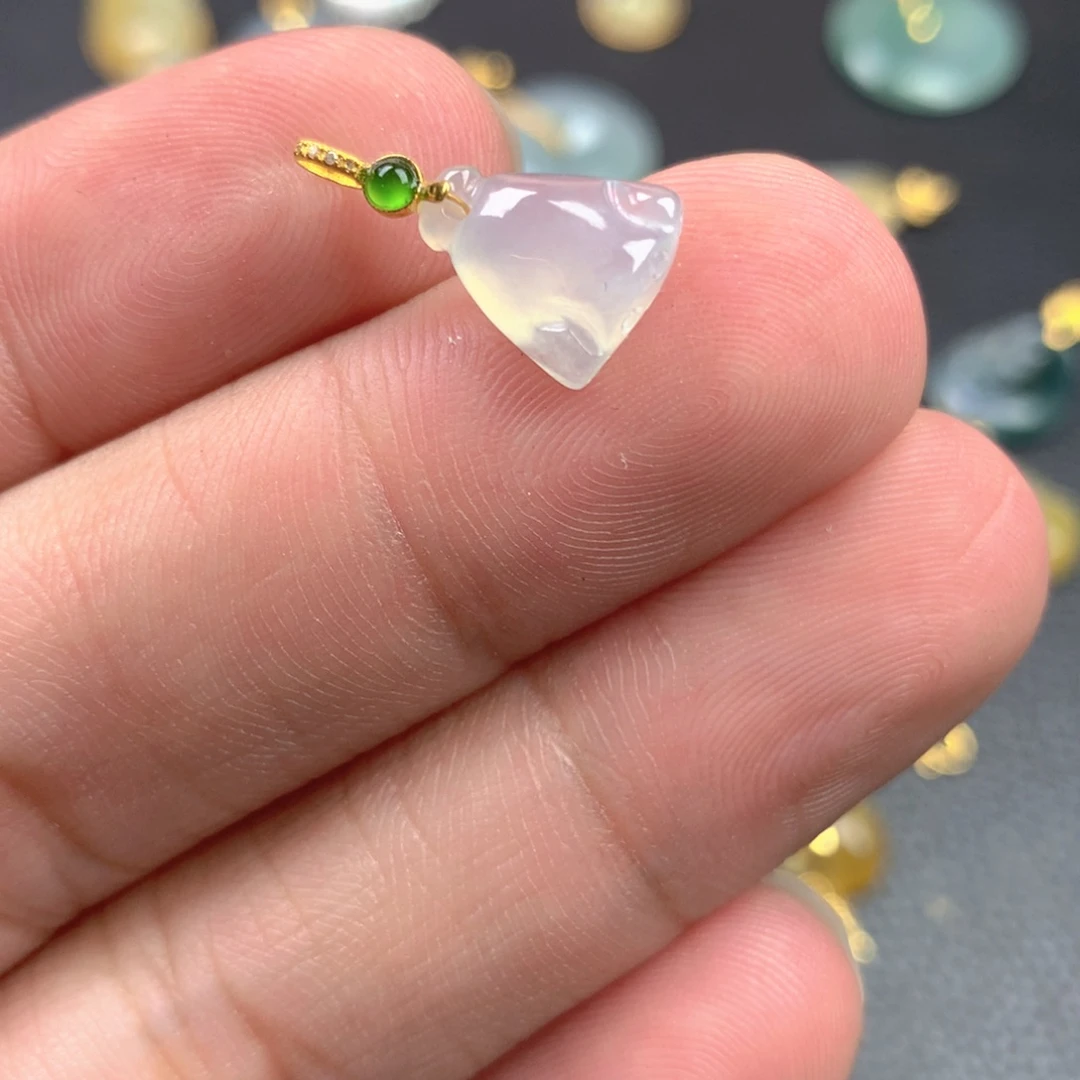 【闪购商品】颈饰18K金镶嵌翡翠翡翠