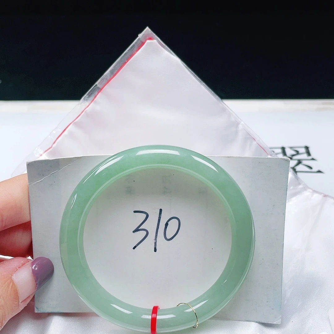 翡翠未镶嵌手镯（圆镯）缅甸翡翠51+