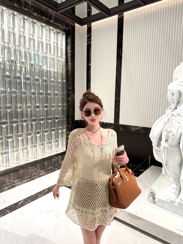 【粥粥高级定制】奥法庄园镂空V领重工中长款亮丝针织上衣