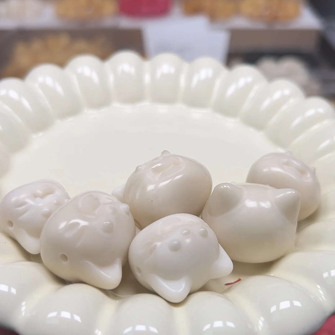 菩提根/象牙果手串瑕疵白色龇牙猫6颗大小混有裂