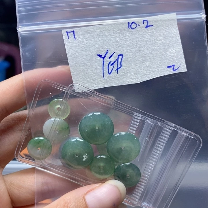 婉***方定制翡翠未镶嵌不退