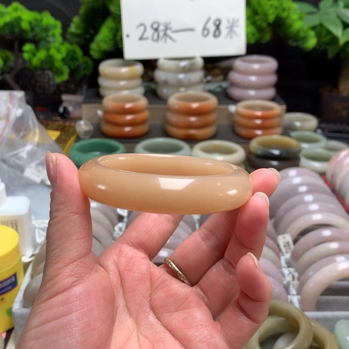 石英质玉（佘太翠）未镶嵌手镯57.7