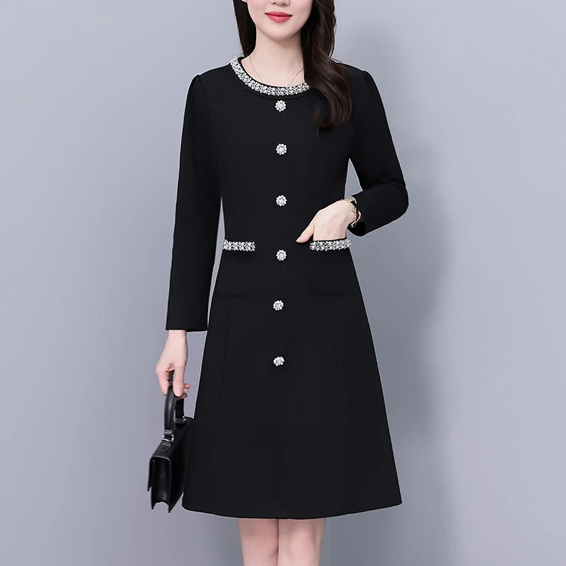 mxd2015法式高级感烫钻小黑裙2025秋季新款简约显瘦长袖连衣裙女