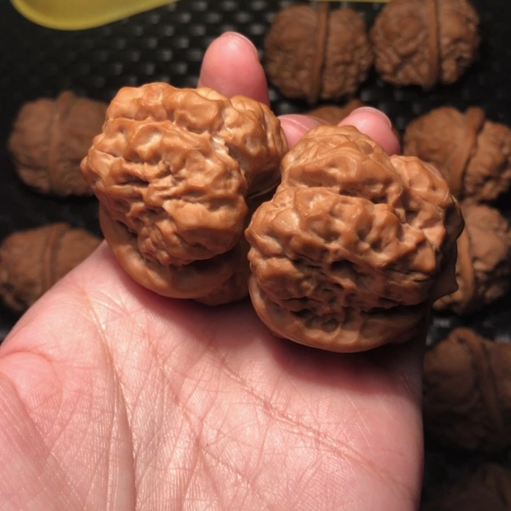 红***牌文玩核桃把件蛙王