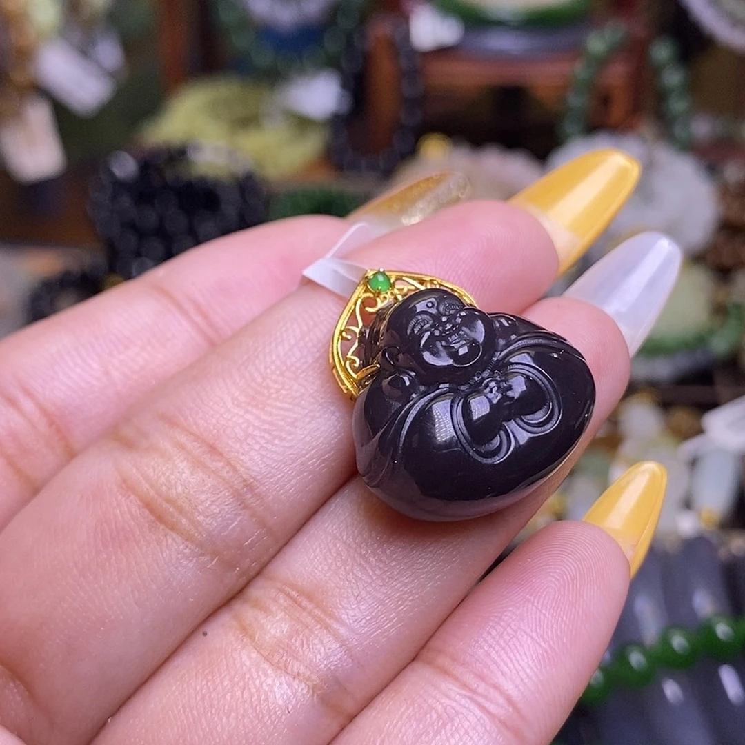 和田玉未镶嵌颈饰浓烟紫老矿料金镶抱抱佛