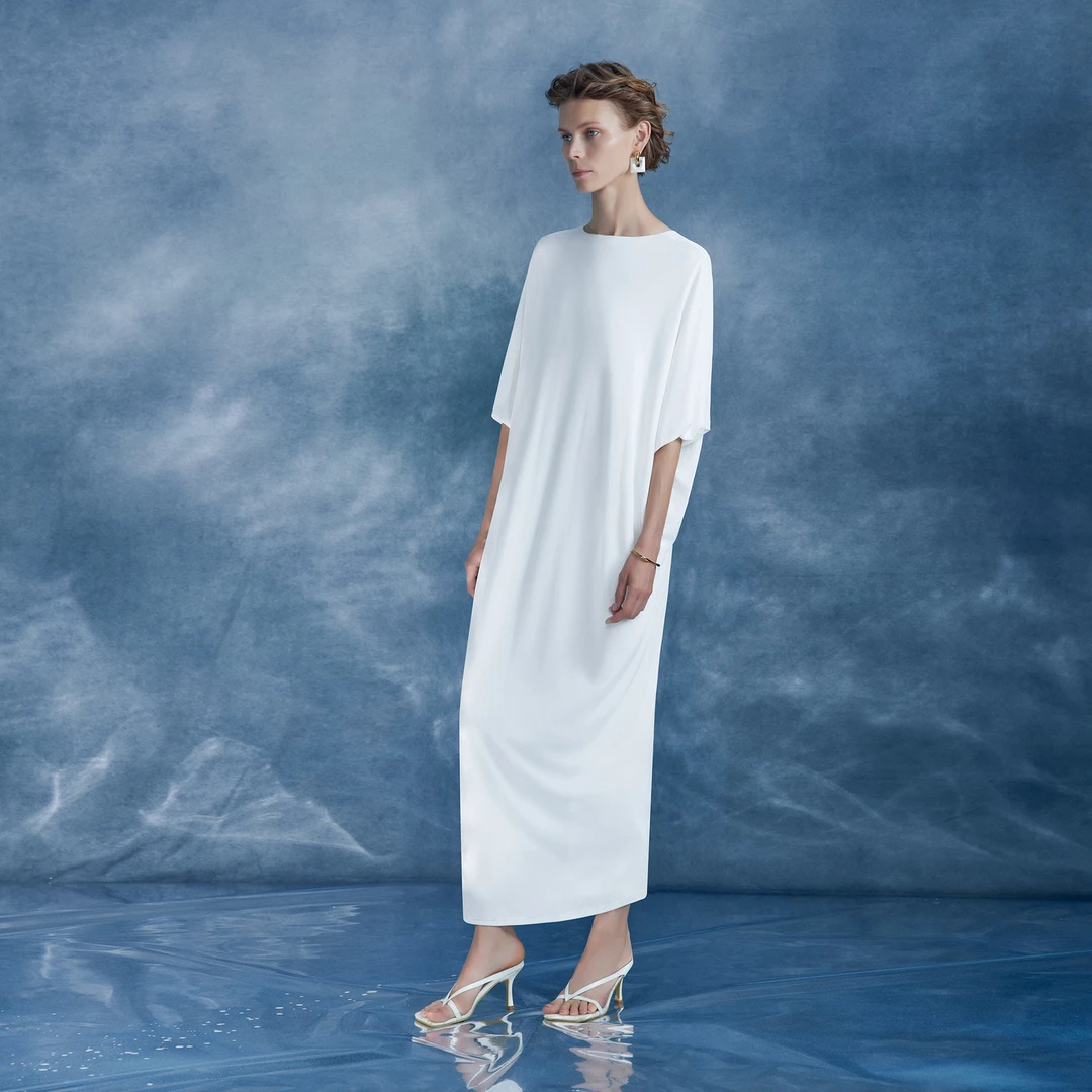 TU女装立裁一片式V领白色宽松连衣裙25夏季新款休闲气质清凉战袍