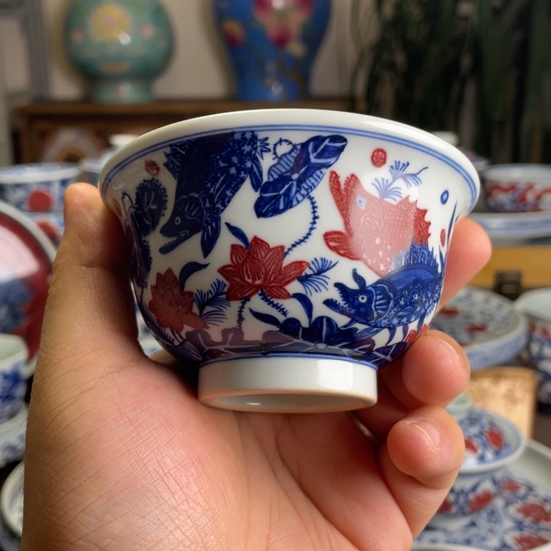 釉里红鱼藻纹压手杯