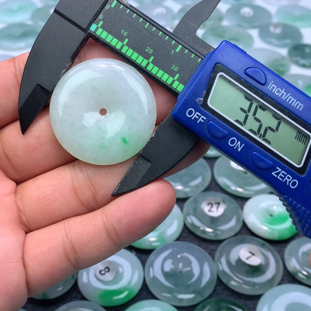 翡翠颈饰未镶嵌缅甸天然A货翡翠