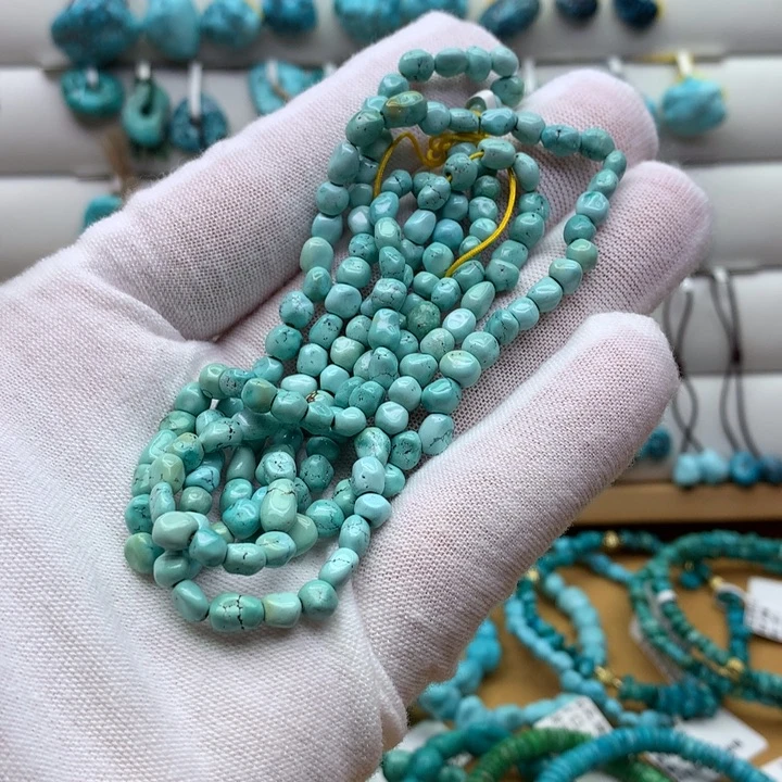 未镶嵌绿松石原矿