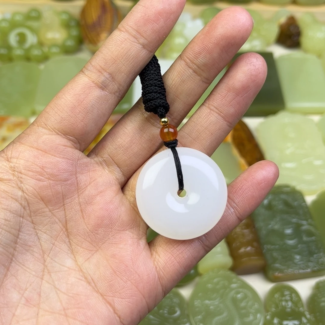 新疆昆仑山料平安扣