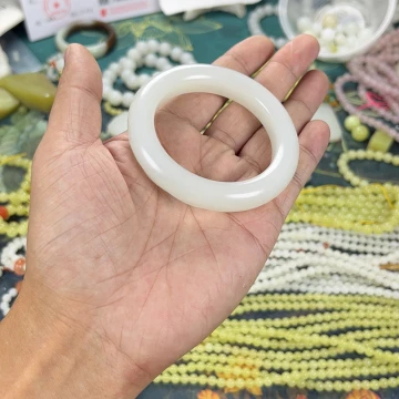 你***啊未镶嵌手链和田玉（糖玉）
