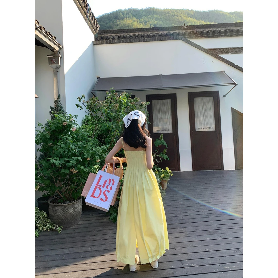 区区欧阳吊带连衣裙女夏季新款收腰无袖a字长裙气球海边裙子