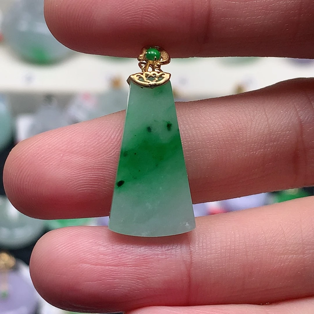 颈饰18K金镶嵌翡翠翡翠吊坠