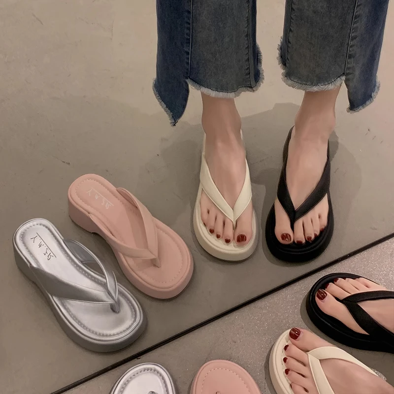 人字拖女外穿2025新款夏季夹脚拖鞋厚底海边沙滩配裙子夹趾凉拖鞋