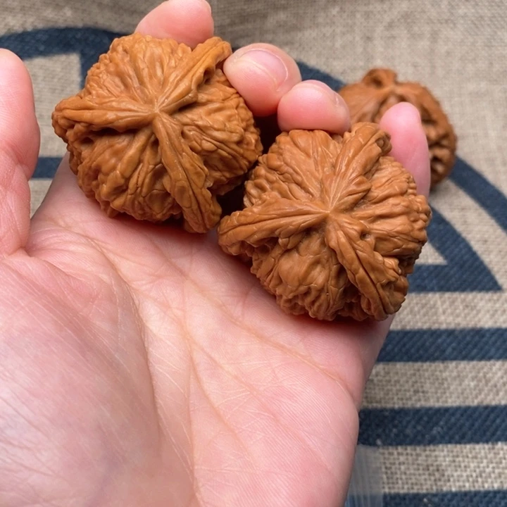 吊坠文玩核桃还***以