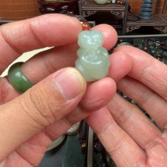 和田玉吊坠未镶嵌