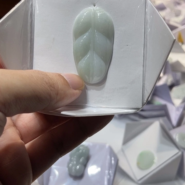 翡翠未镶嵌挂件挂件