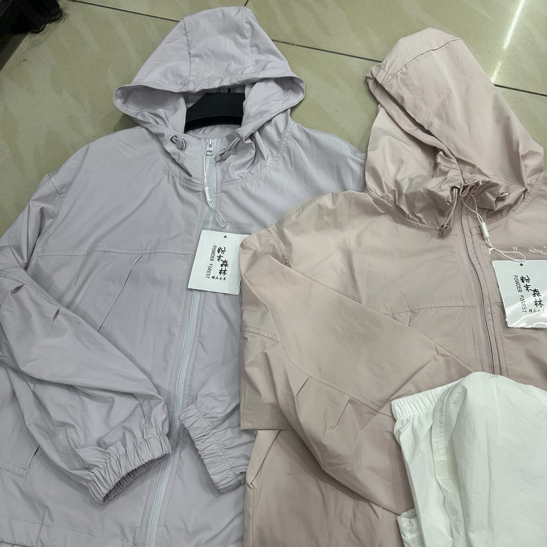 夏款薄款连帽休闲风衣～125斤～170斤左右