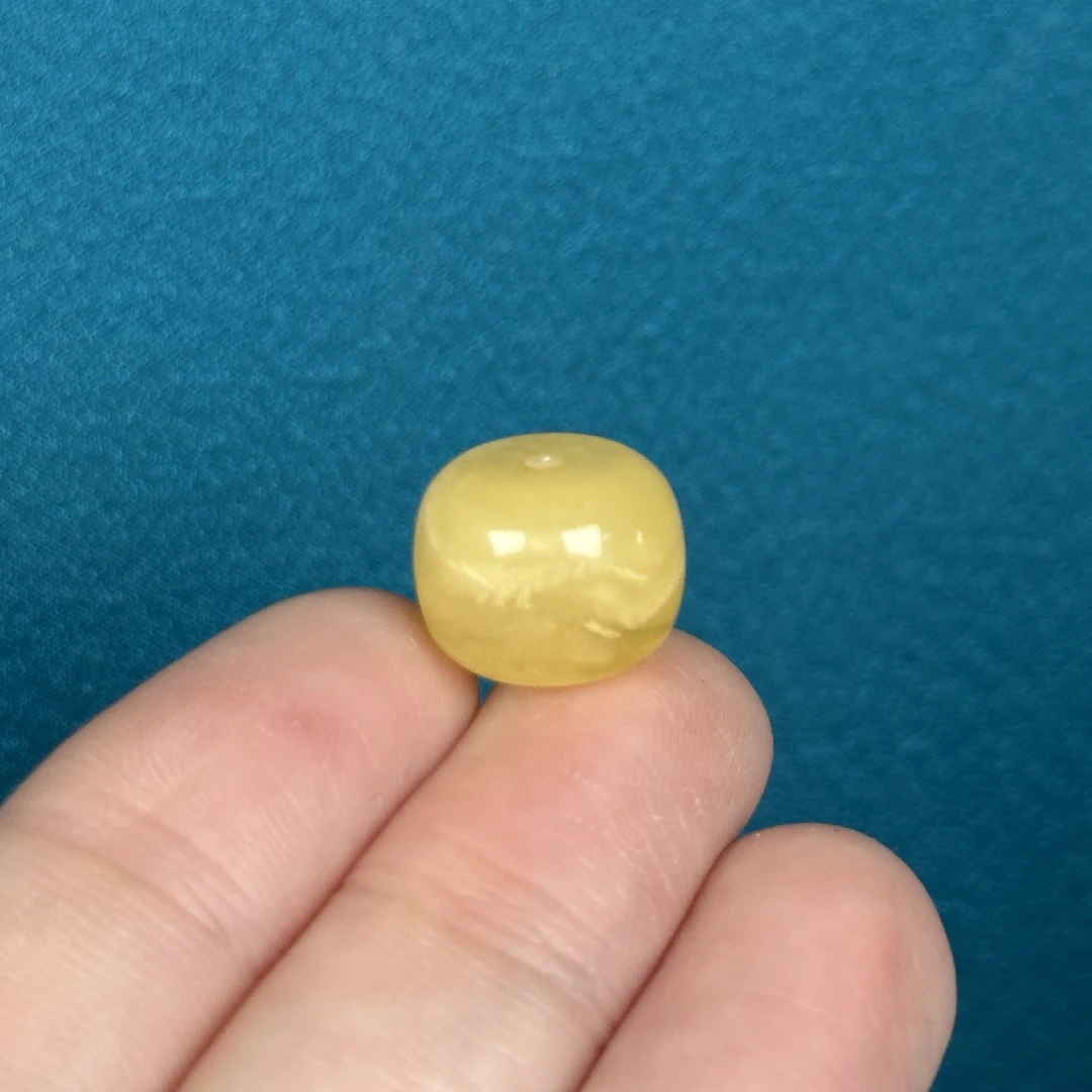 B9493天然原矿蜜蜡 微瑕老型13.2*10mm支持复检假一罚十