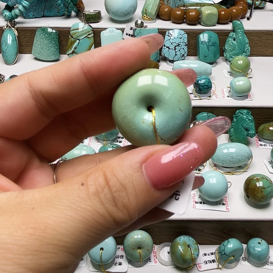 绿松石未镶嵌摆件