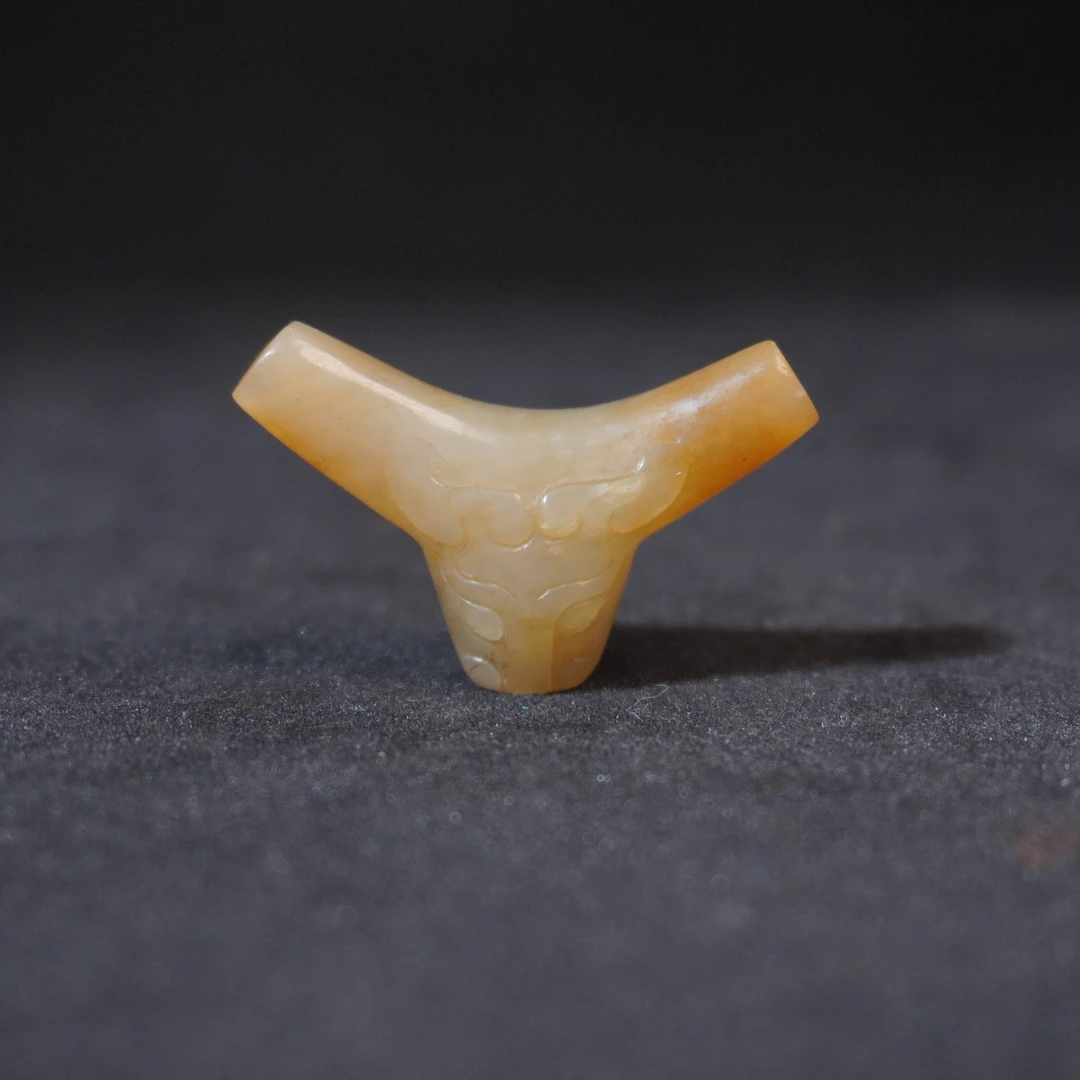 27Q72  清  和田玉三通