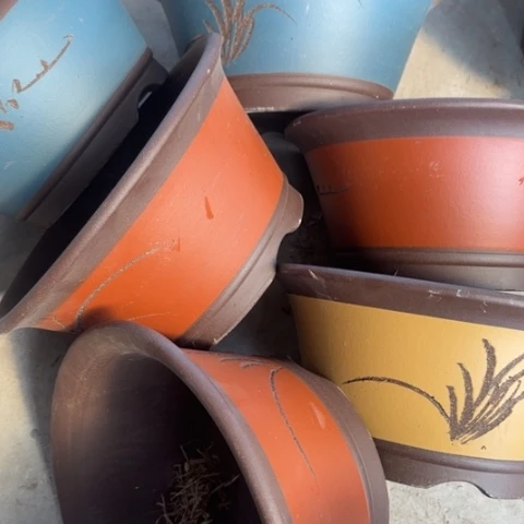 紫砂花盆100-6。  25.12