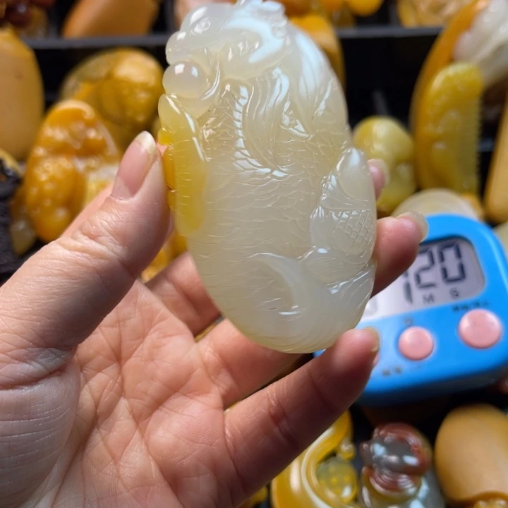 杨***帅石英质玉未镶嵌吊坠(不含链)