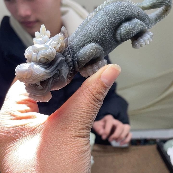 和田玉未镶嵌把件