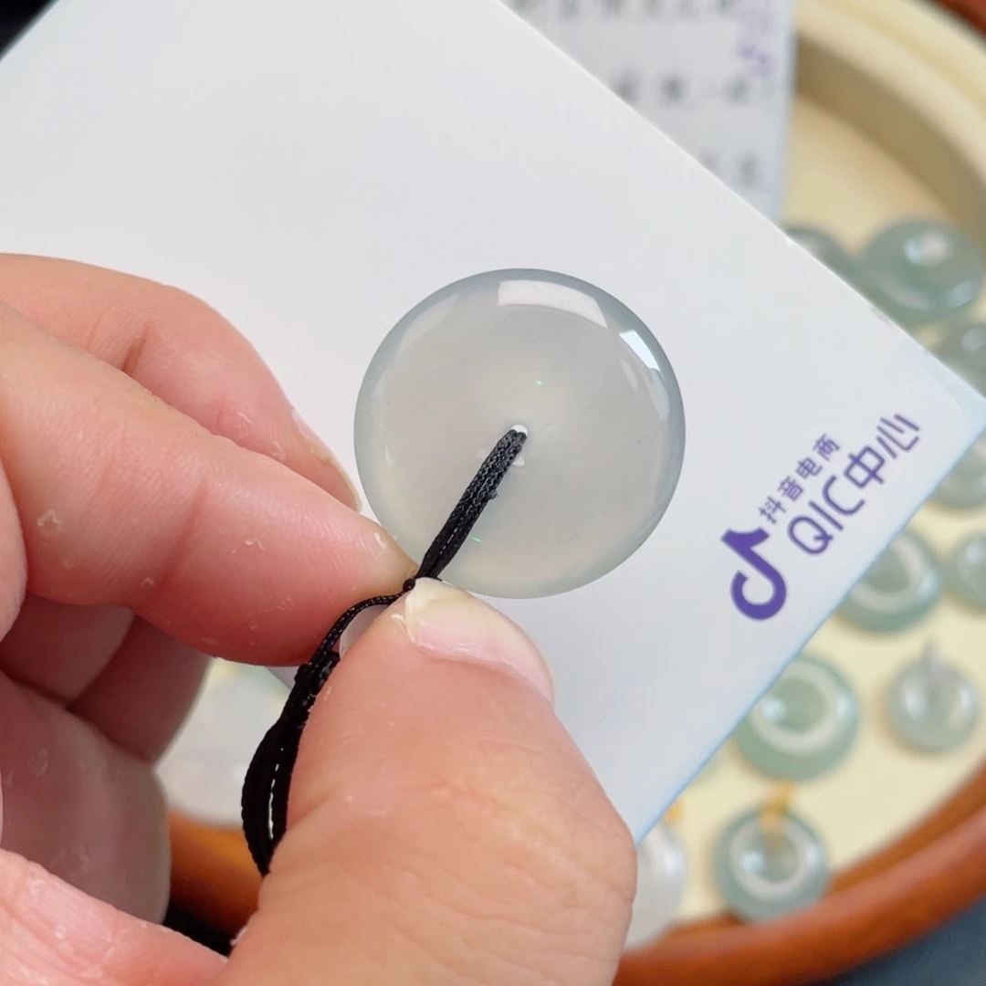 翡翠未镶嵌颈饰45677875577888