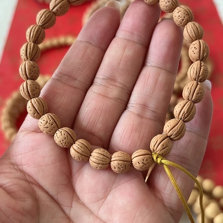 和***️桃核手串野生小桃核手串。