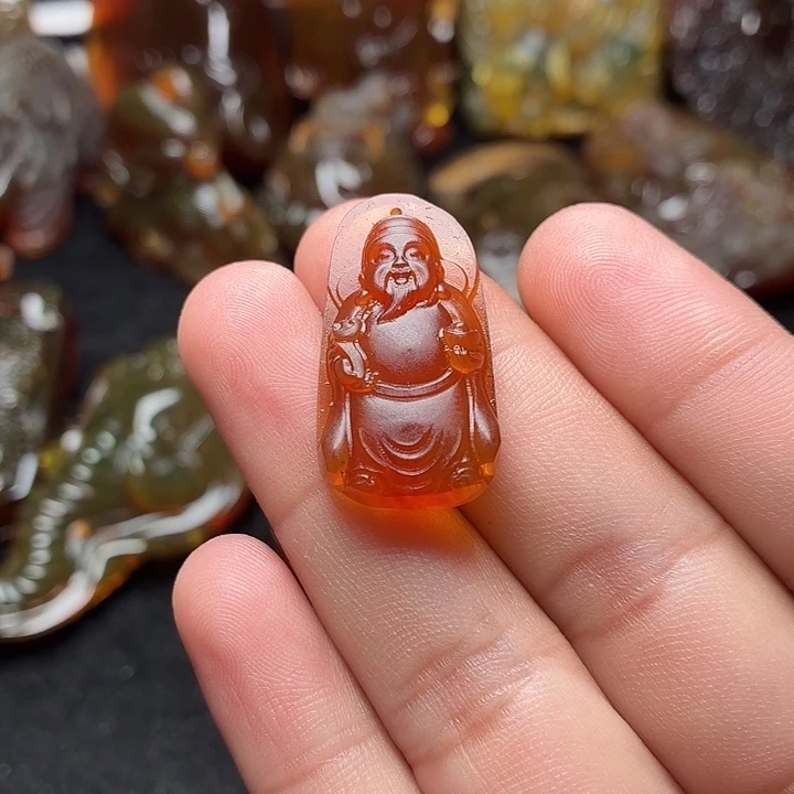 琥珀未镶嵌颈饰79