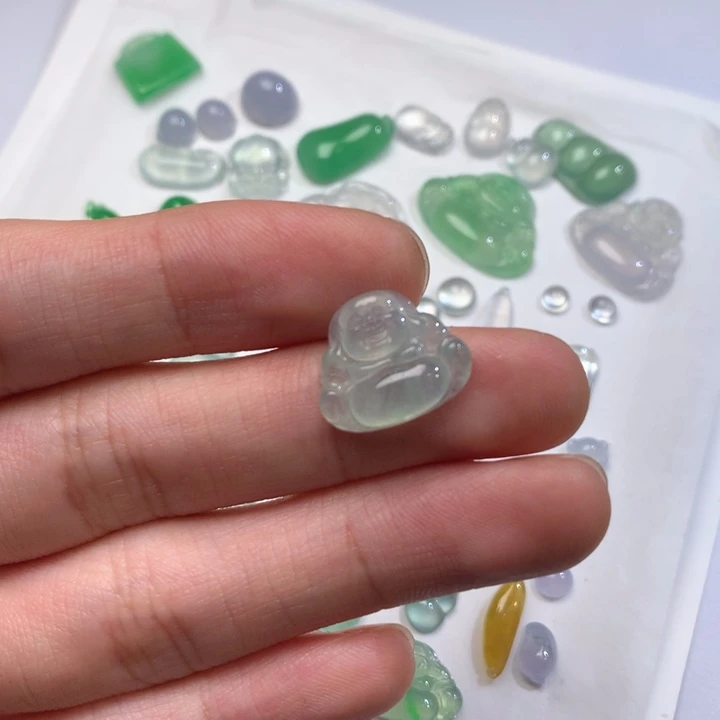 翡翠未镶嵌吊坠(不含链)佛