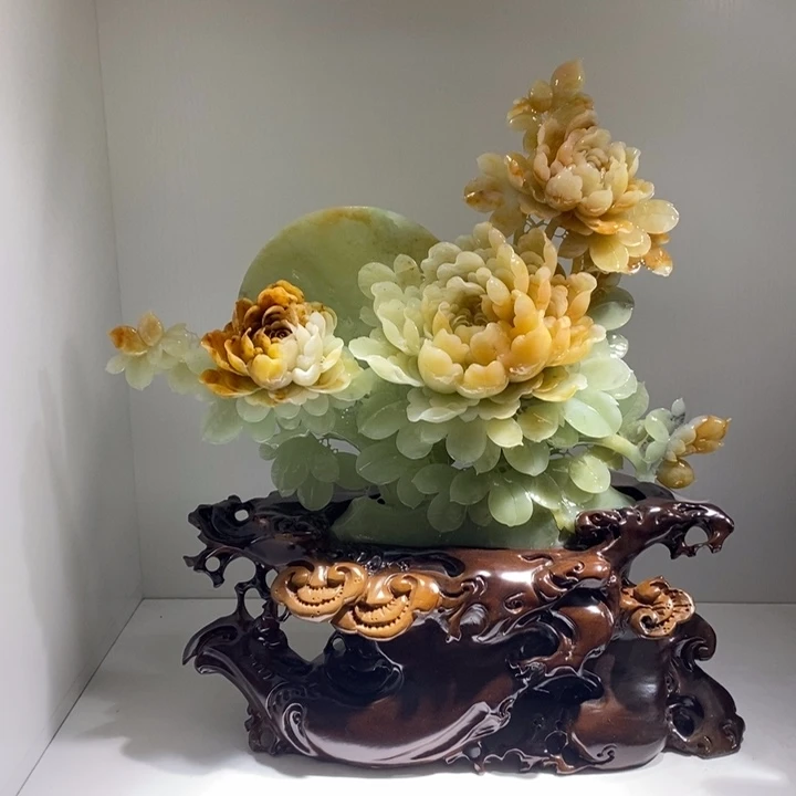未镶嵌蛇纹石玉（覆膜）珠宝奇石