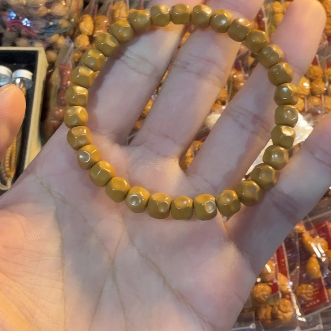 L***I橄榄核吊坠单圈无相 程浪