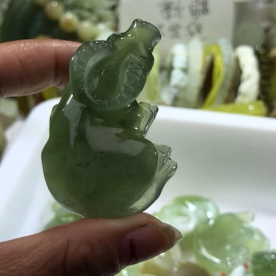 岫玉未镶嵌手把牛