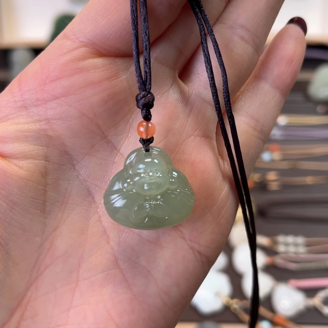 和田玉颈饰未镶嵌高冰抱抱佛