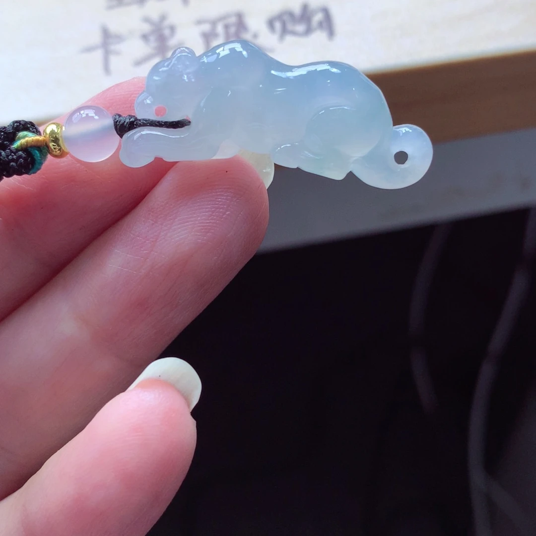 翡翠未镶嵌颈饰吊坠