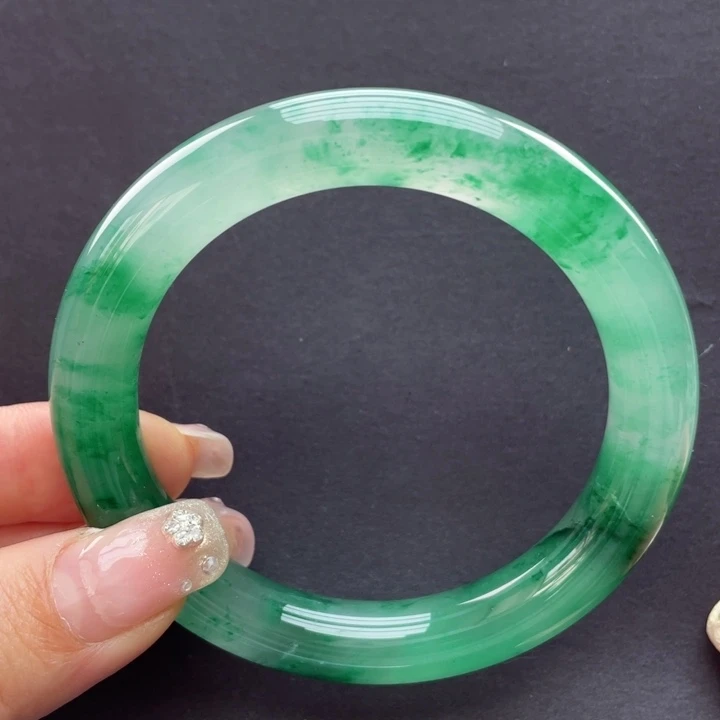 未镶嵌手镯石英质玉