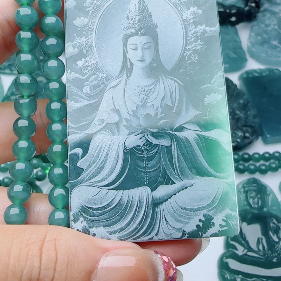 翡翠未镶嵌颈饰多样性发货天然的A货翡翠