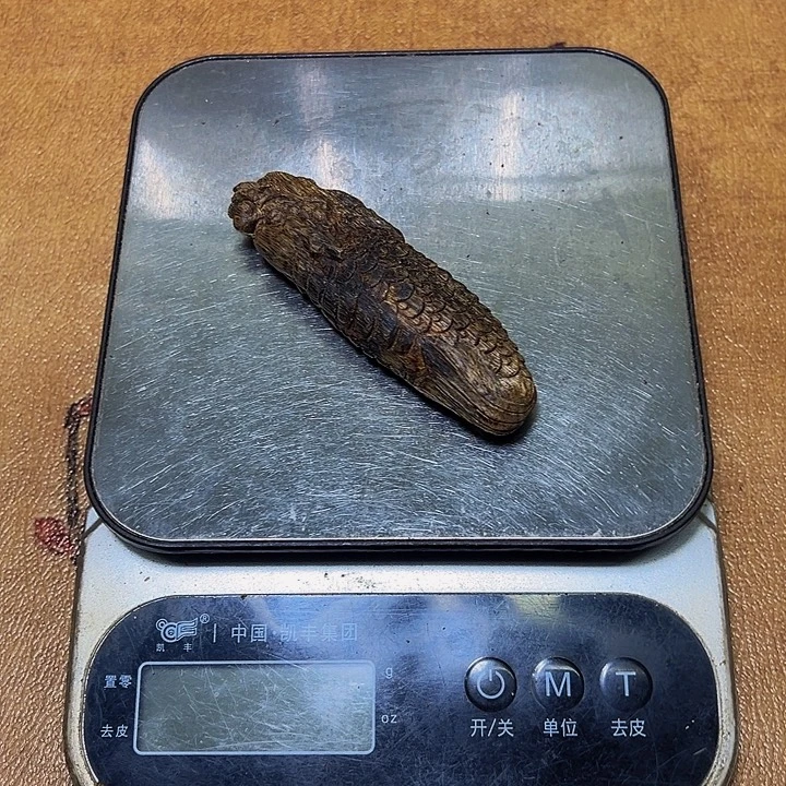 百***饰沉香沉香碎屑乌身树心油雕刻