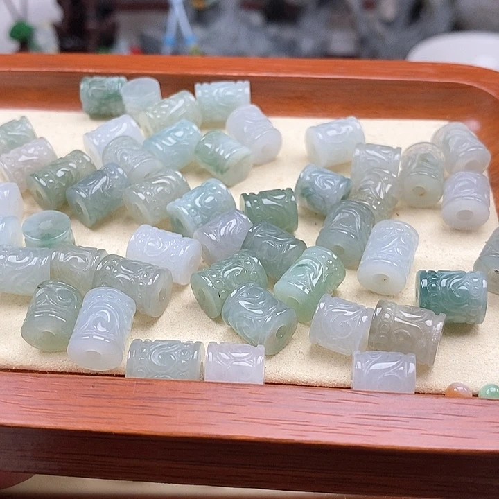 吊坠(不含链)未镶嵌翡翠一个50