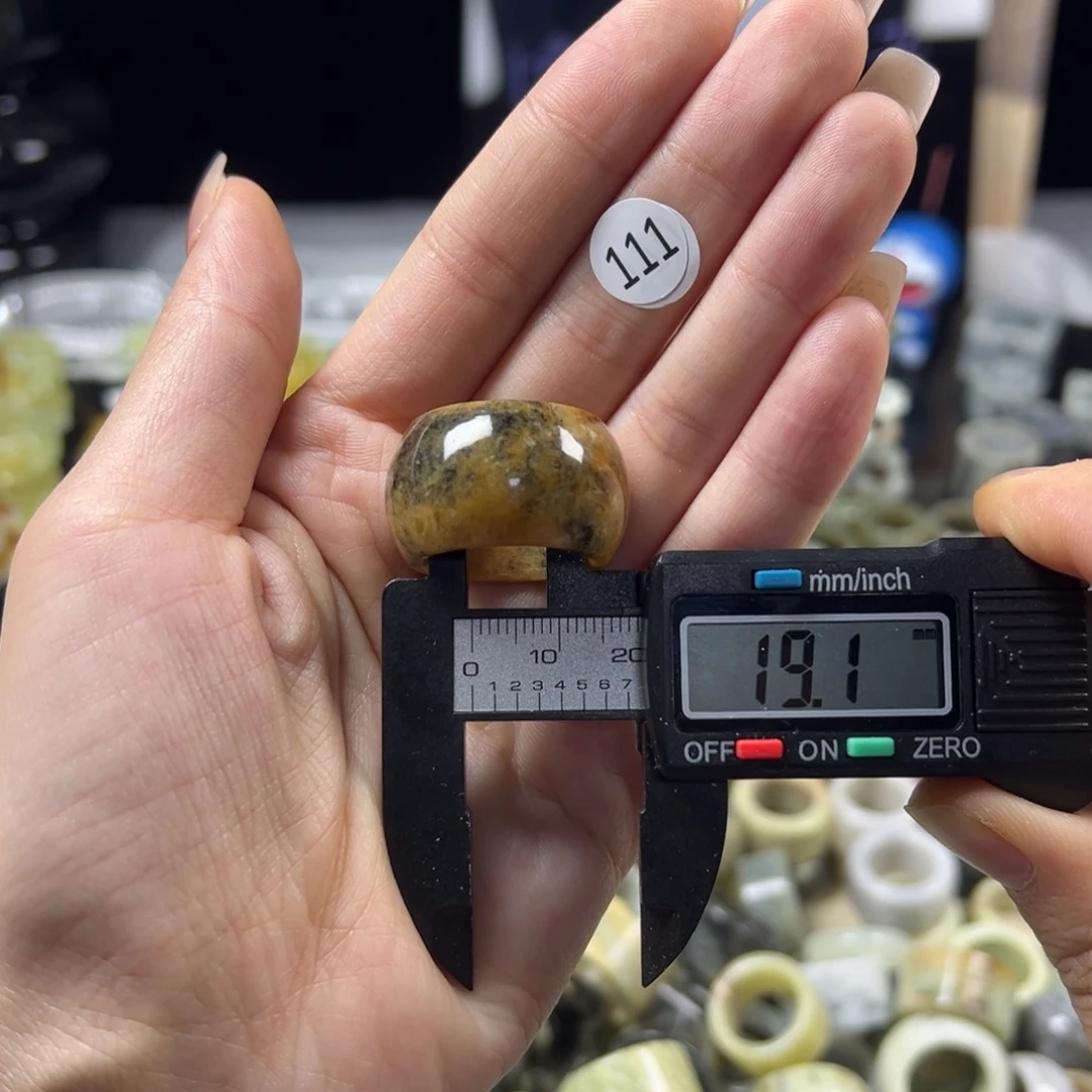 蛇纹石玉未镶嵌戒指