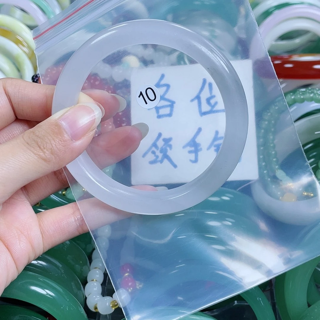 【闪购商品】石英质玉手镯未镶嵌62