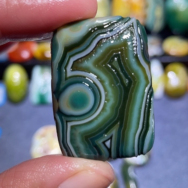 玛瑙/玉髓未镶嵌珠宝奇石